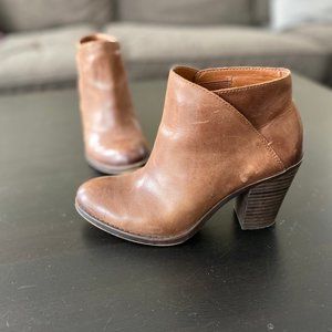 Lucky Brand Eesa Heeled Leather Ankle Booties